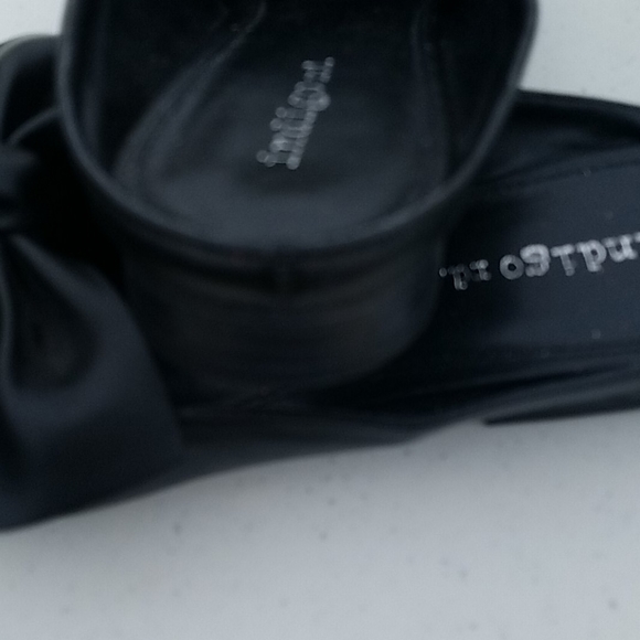 Shoes - Picture 7 of 9